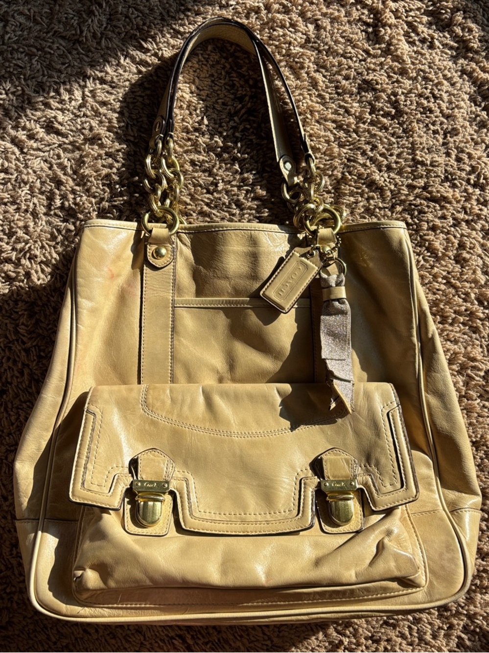 Coach Y2K Poppy Pushlock Large Leather Shoulder Tote in Beige